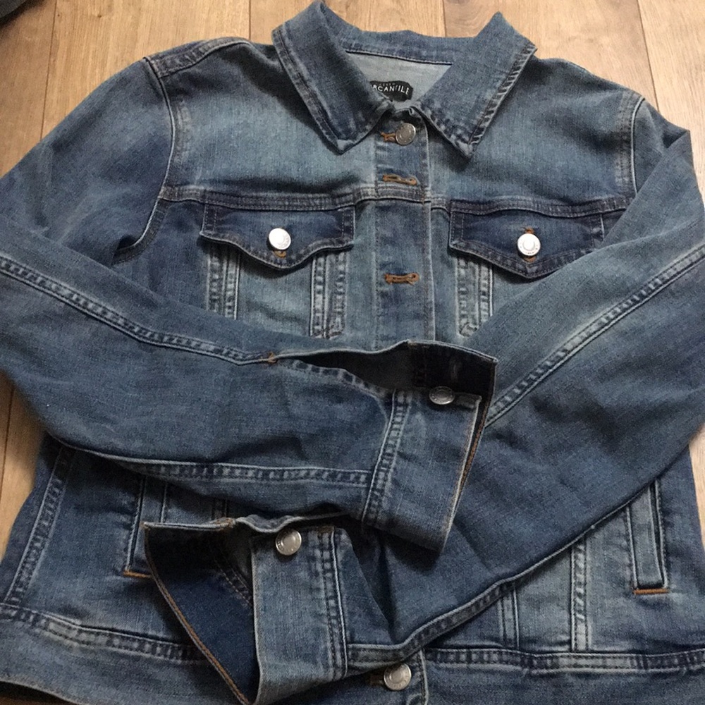 J Crew Mercantile size S Jean jacket 84% cotton 15% Polyester 1 % Elastane